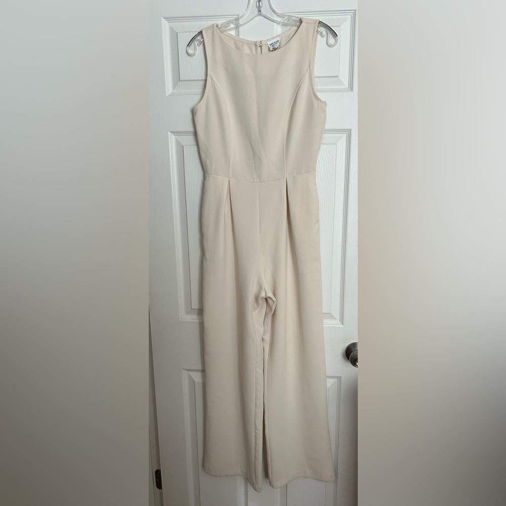 Song Of Style Ivory Sleeveless Pleated Jumpsuit  Size M Business Professional